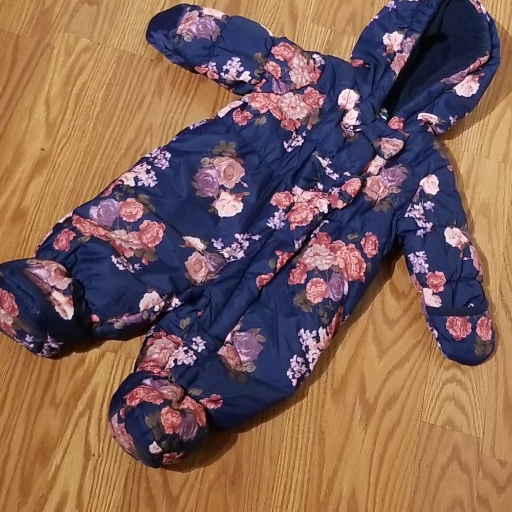 Rothschild snowsuit 3/6mo
